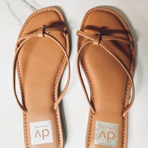 DV by Dolce Vita Tan Strappy Toe-Loop Sandals